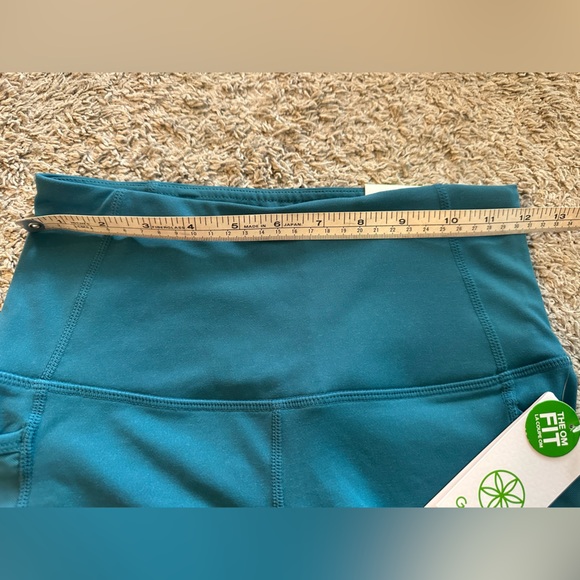Gaiam Om High Rise Colonial Blue Biker Shorts w/ pockets - Picture 4 of 6